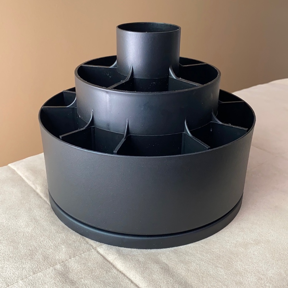Pampered Chef black Tool Turnabout